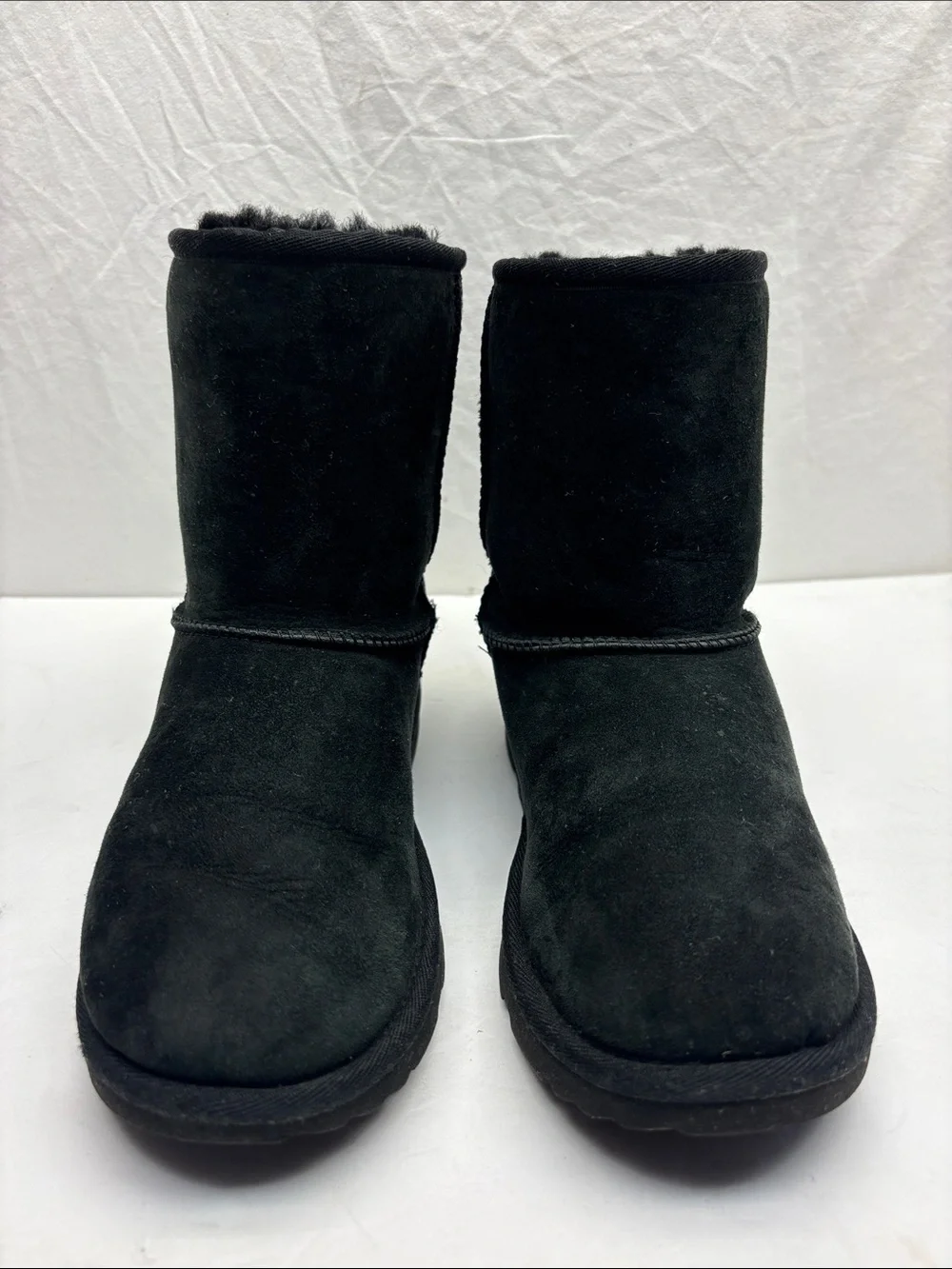 UGG Classic Short Boots, SZ 5 big girl, box 56